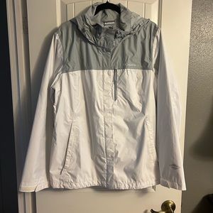 Light Weight Columbia Wind breaker/Raincoat